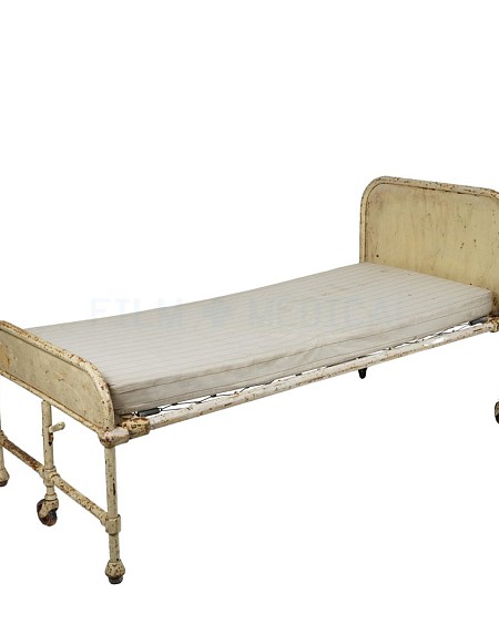 Asylum Period Bed 